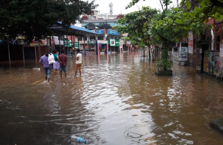 Inondazioni in Kerala. Comunità di Padri minimi: “La solidarietà non manca, ma i morti aumentano ogni giorno”